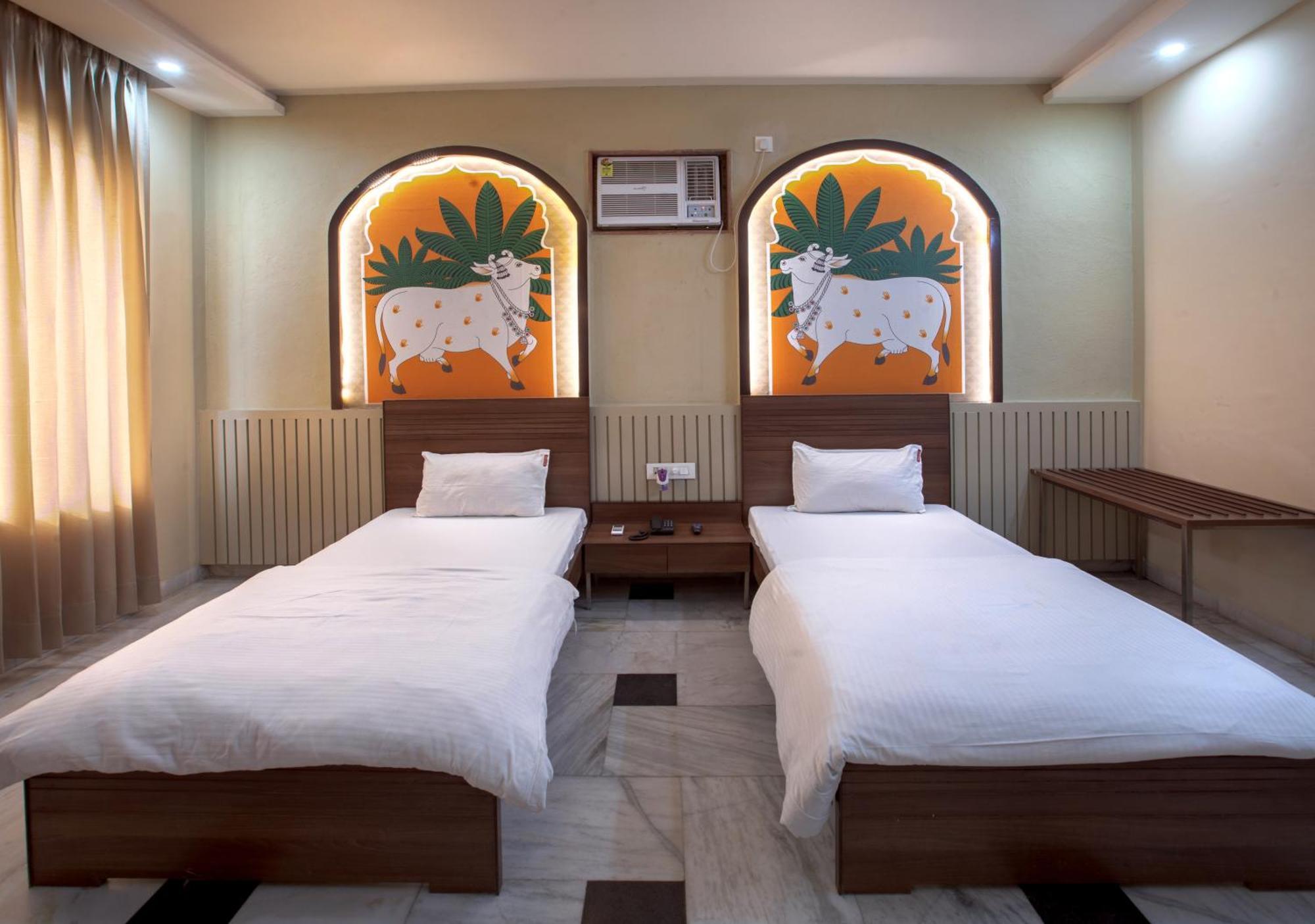 Hotel Bhakti Dhama Vrindāvan Eksteriør bilde