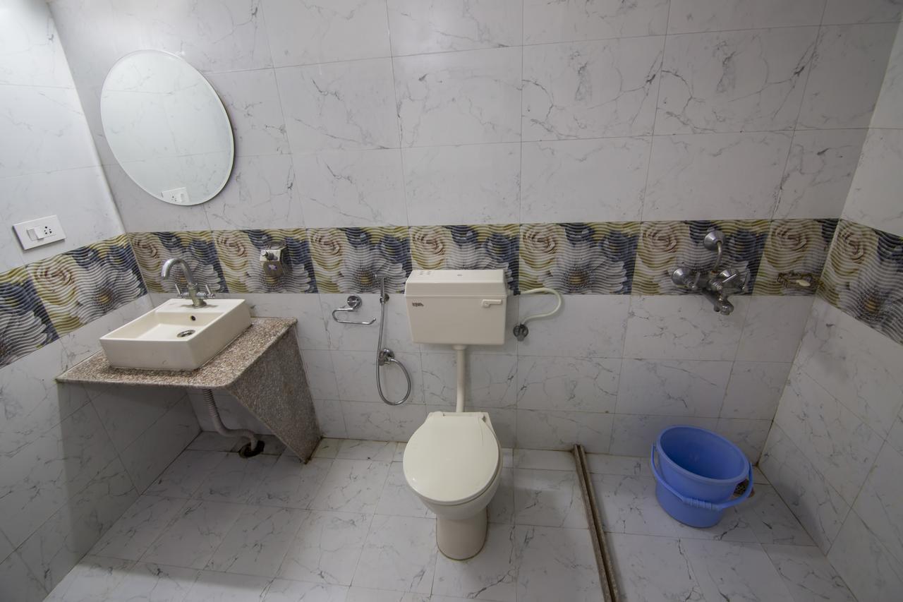 Hotel Bhakti Dhama Vrindāvan Rom bilde